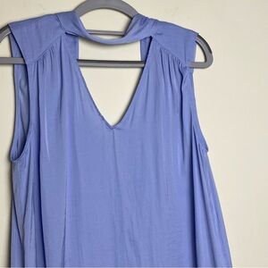 Women's Sleeveless Silky Lilac Shirt with Scarf Size M